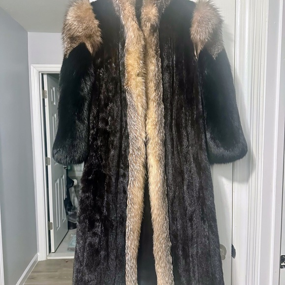 🔥🔥LAST CHANCE SALE🔥🔥FULL🔥🔥TUXEDO MINK🔥FOX TRIM🔥🔥 - Picture 11 of 11